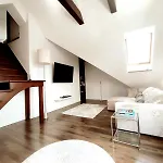 Old Town Duplex Penthouse - 73m2 Daire *