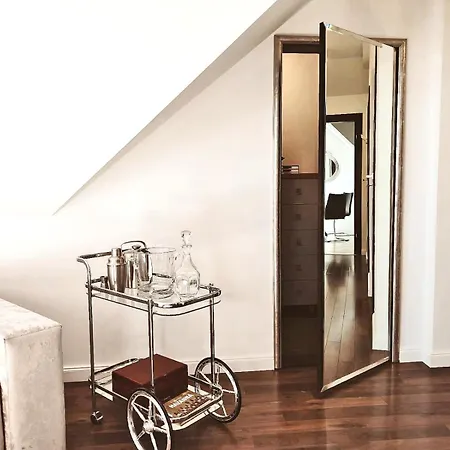 Rabe Old Town - Two-level Retreat *