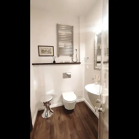 Rabe Old Town - Two-level Retreat *