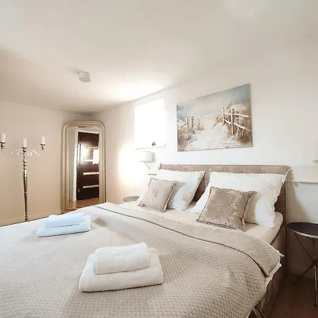 Rabe Old Town - Two-level Retreat Апартаменты Гданьск