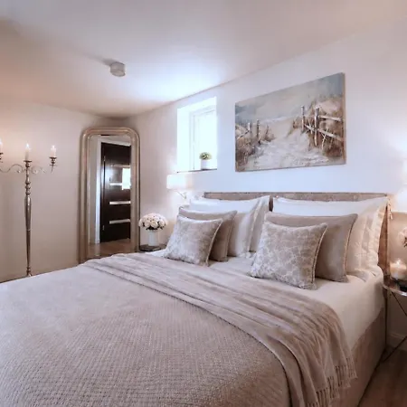 Old Town Duplex Penthouse - 73m2 *