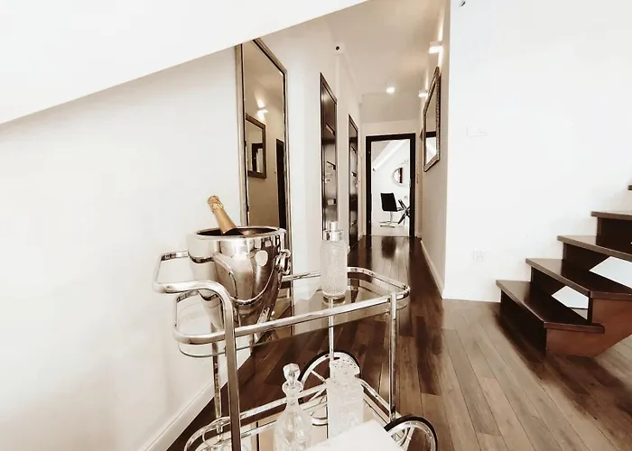 公寓 Old Town Duplex Penthouse - 73m2 *